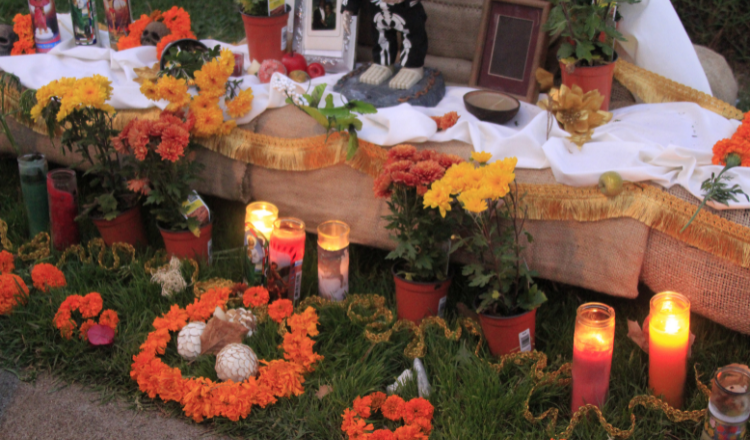 Ofrenda Monumental del Día de Muertos