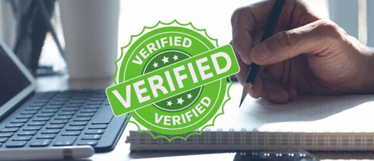 Título universitario con validez oficial 