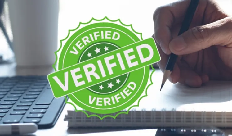 Título universitario con validez oficial 